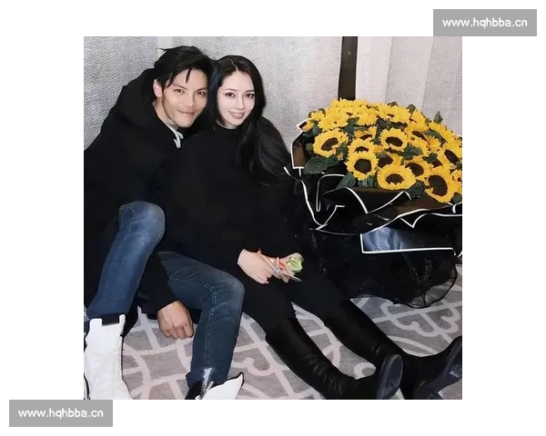 向佐携手郭碧婷再度亮相综艺节目展现甜蜜婚后生活引发热议